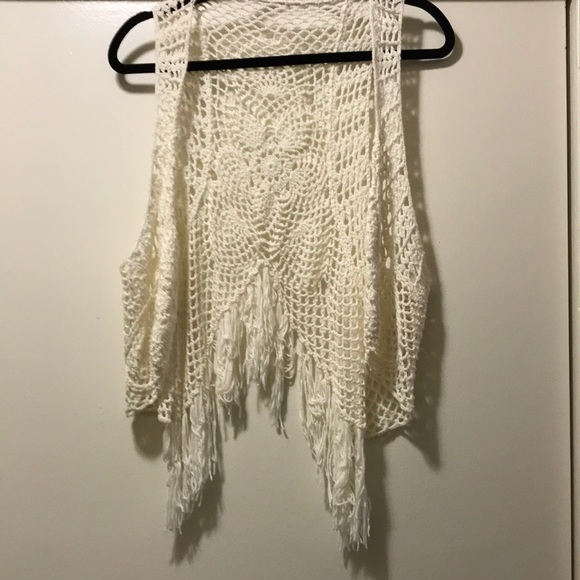 Crochet white vest - Picture 3 of 7